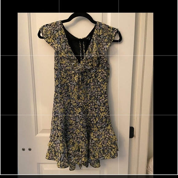 Dynamite floral romper - 10/10 condition never worn - Picture 1 of 3